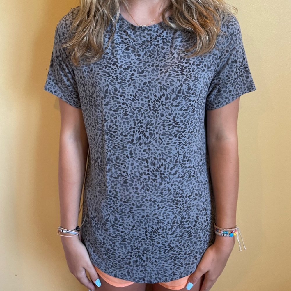 Cute dark grey small cheetah print shirt.